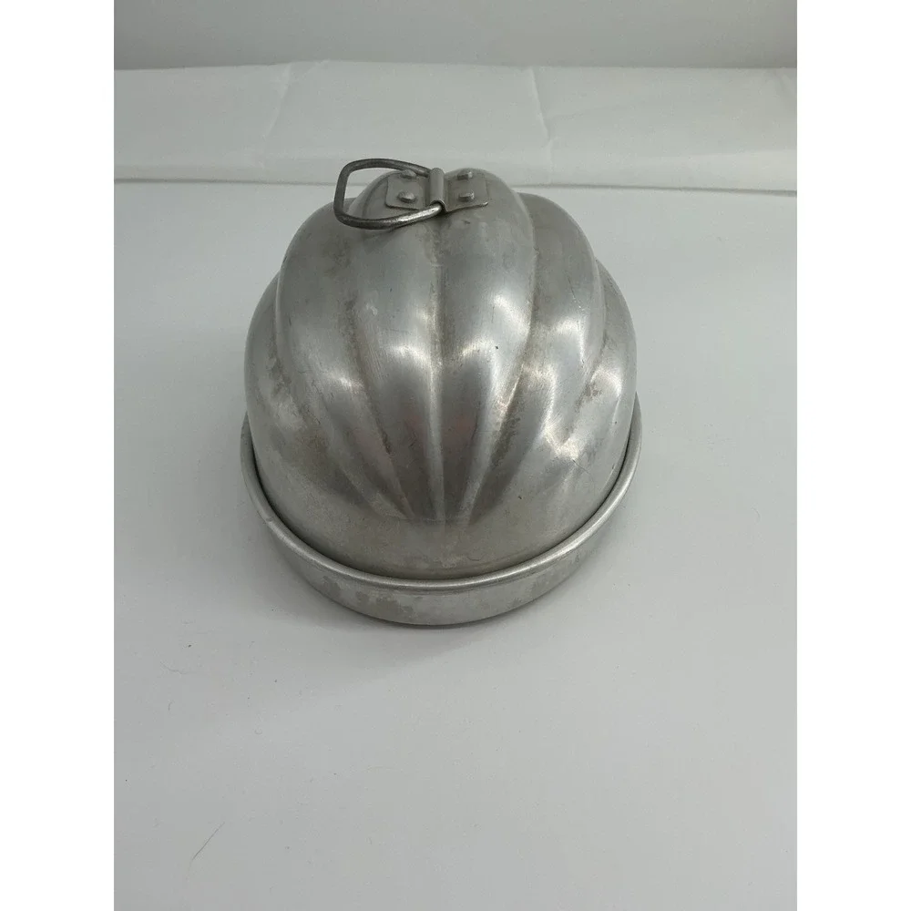 Vintage Wear-Ever Aluminum Melon Mold No 110 with Lid Made in USA Silver Kitchen